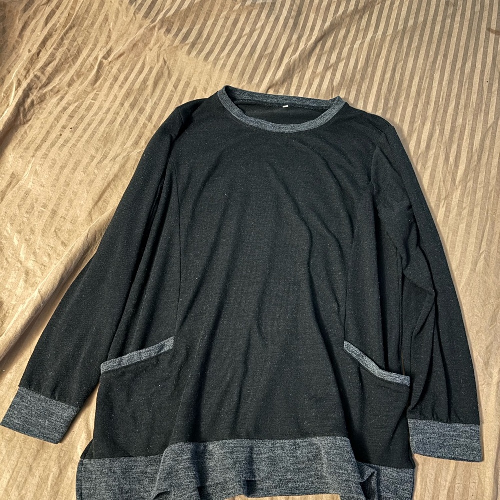 Long Sleeve Black and Gray Tee with Ribbed Texture XL